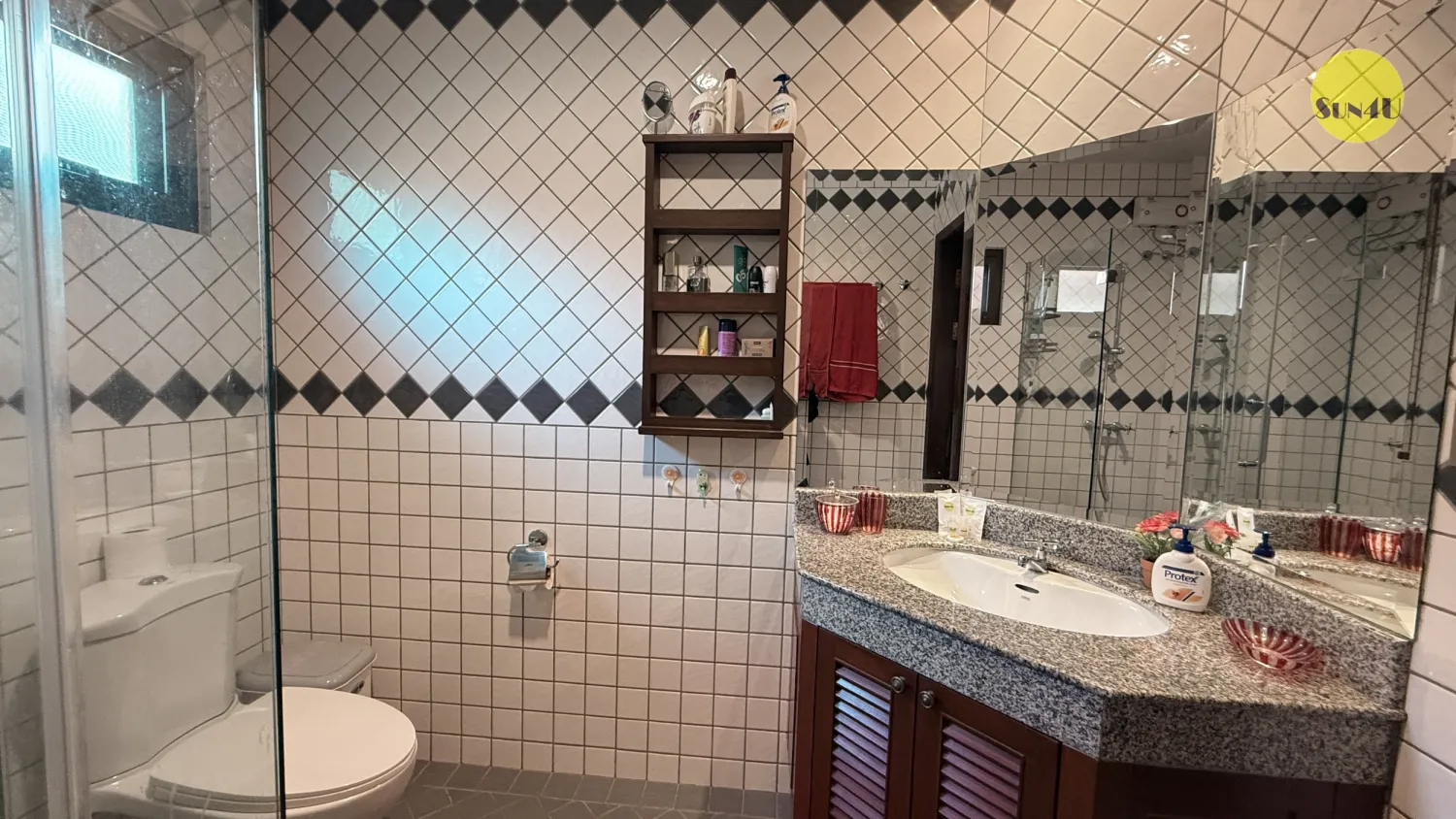 Family-Friendly 2BR Villa with Kitchen | Walk to Beach & Pool