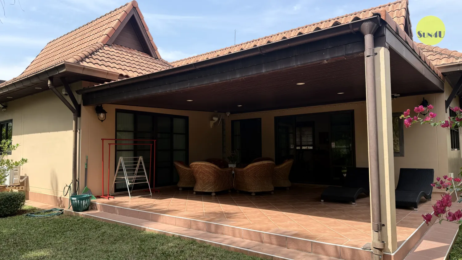 Family-Friendly 2BR Villa with Kitchen | Walk to Beach & Pool