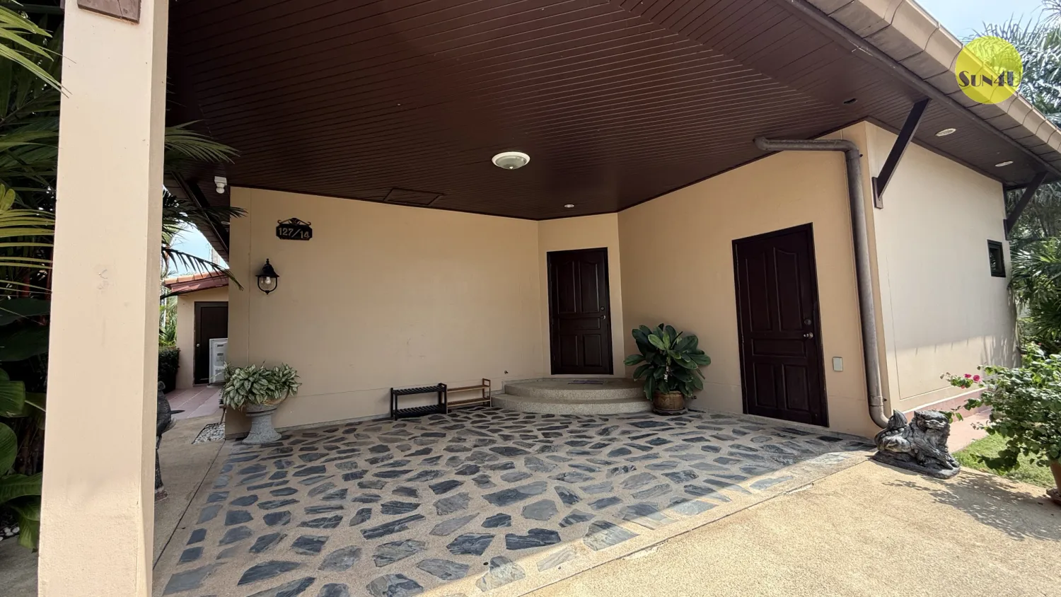 Family-Friendly 2BR Villa with Kitchen | Walk to Beach & Pool