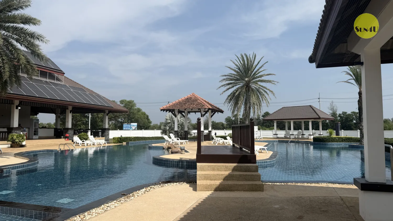Family-Friendly 2BR Villa with Kitchen | Walk to Beach & Pool