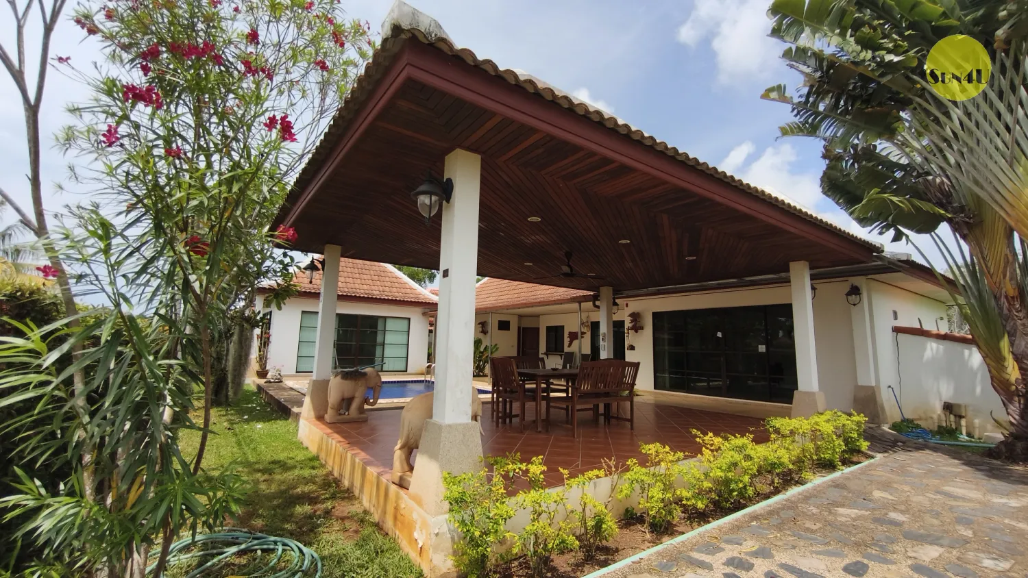 BR22 - Private Pool Villa - 3BR Multi-Family in Mae Phim - Sleeps 8
